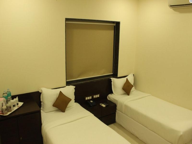 Oyo 16703 Hotel The Platinum 콜카타 외부 사진