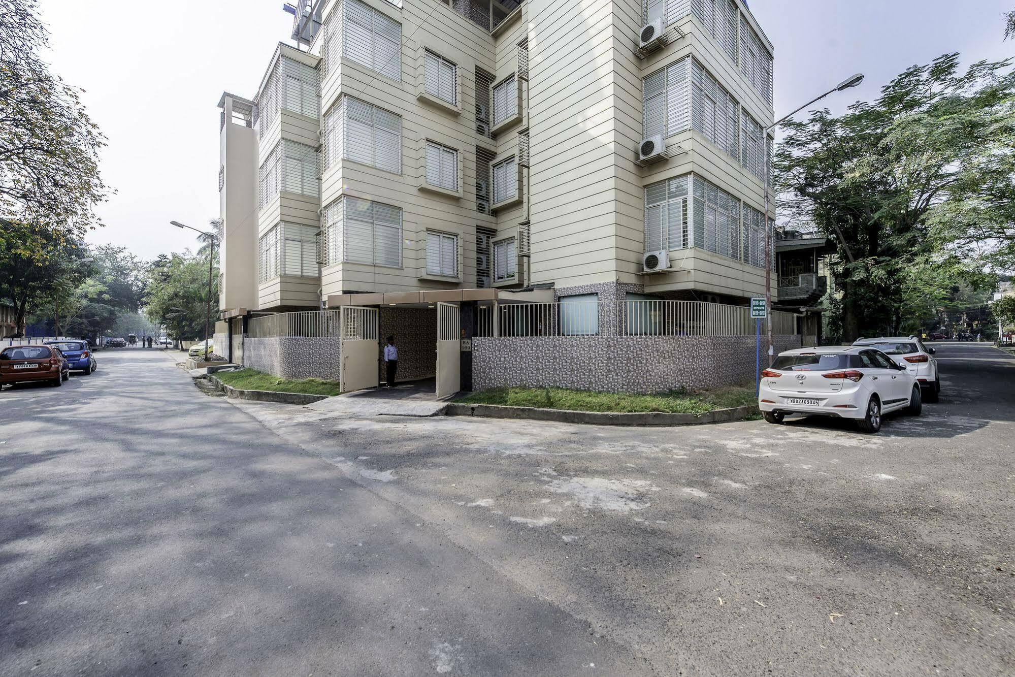 Oyo 16703 Hotel The Platinum 콜카타 외부 사진
