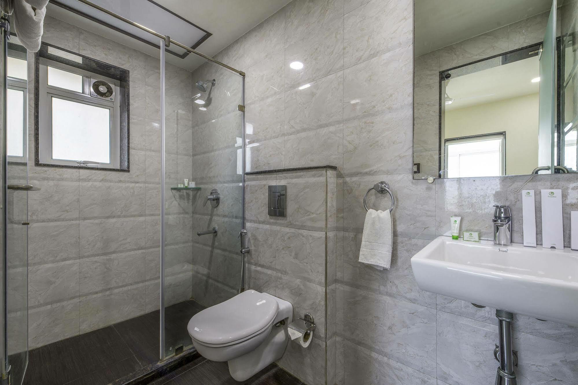 Oyo 16703 Hotel The Platinum 콜카타 외부 사진