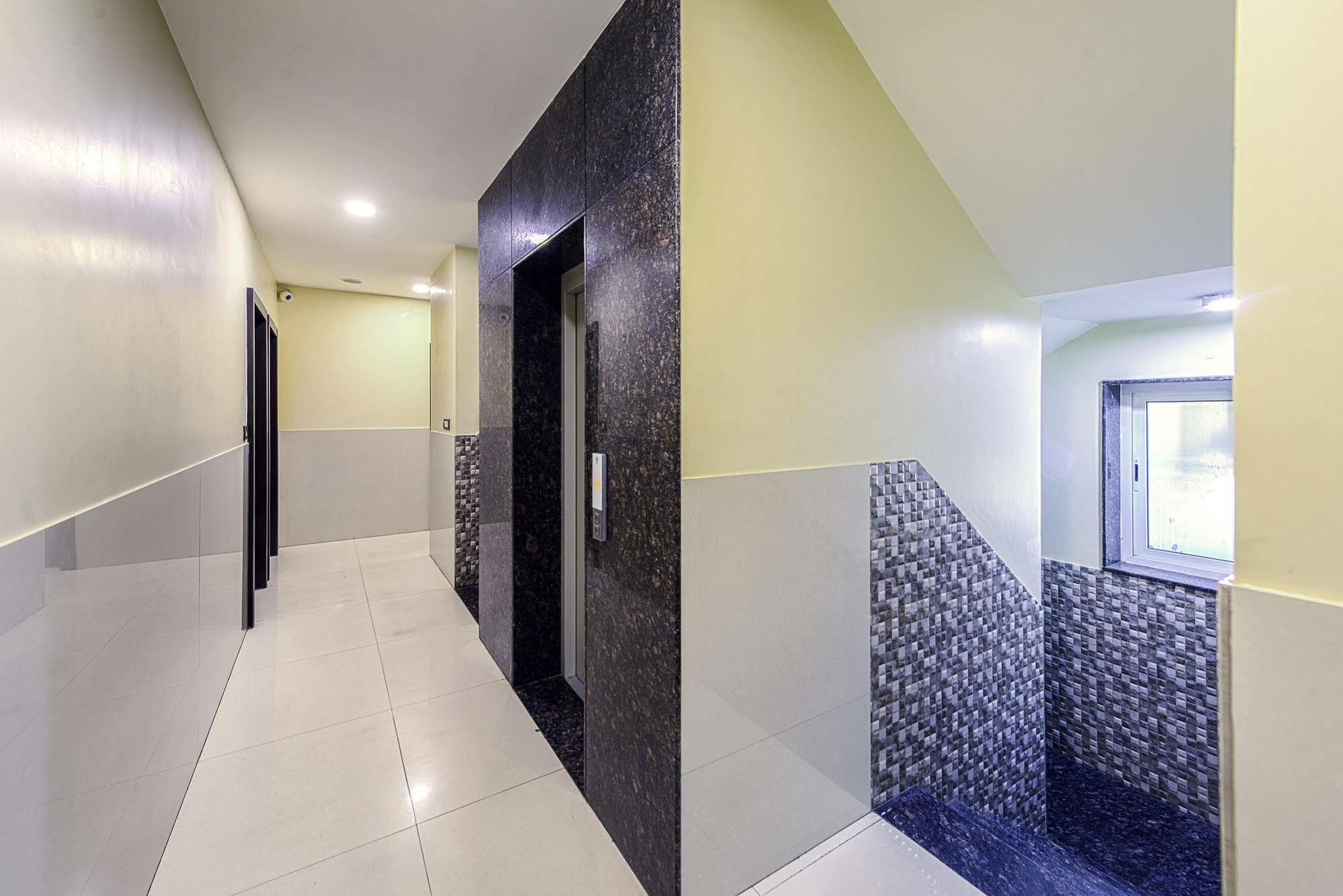 Oyo 16703 Hotel The Platinum 콜카타 외부 사진