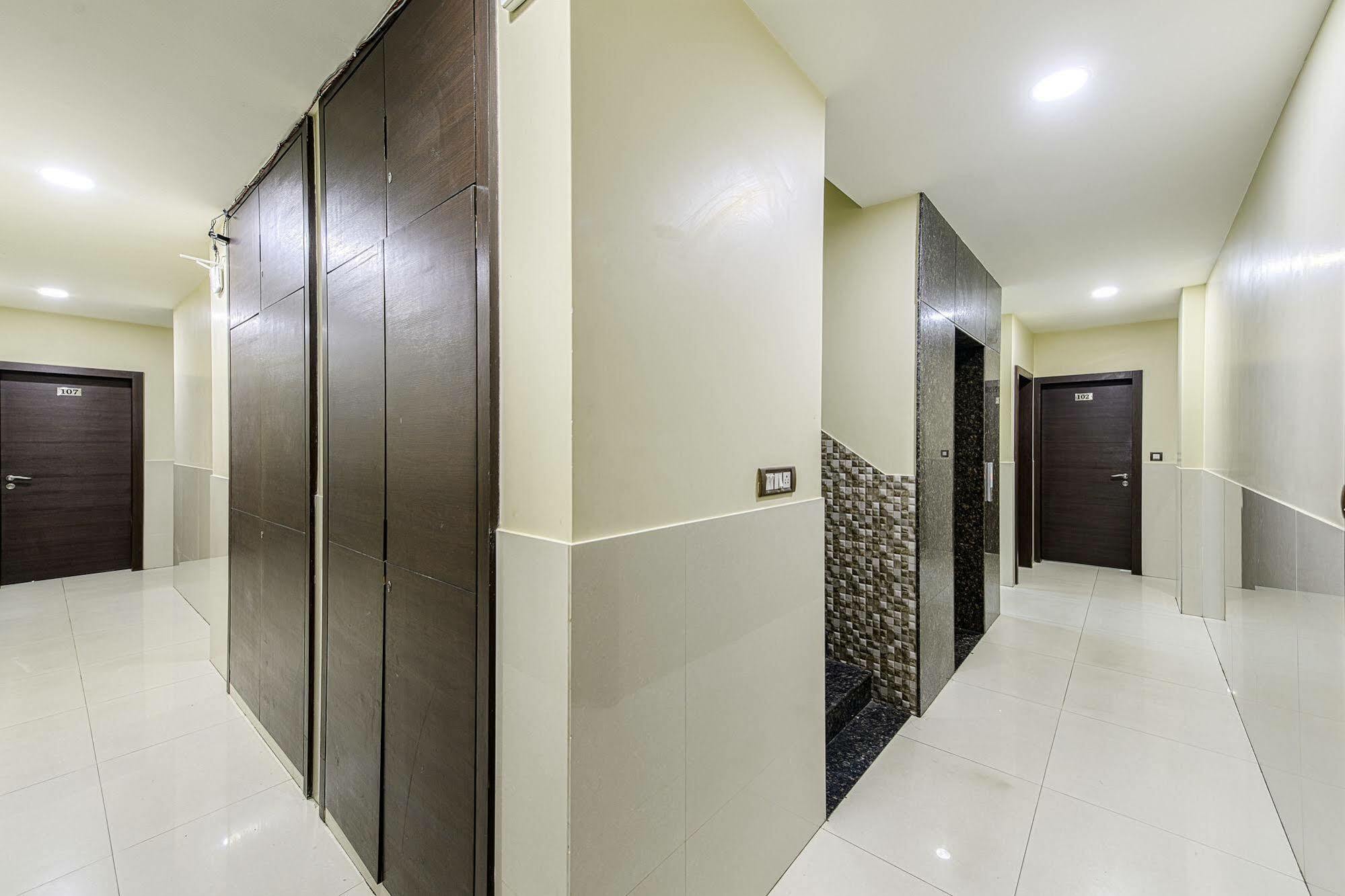Oyo 16703 Hotel The Platinum 콜카타 외부 사진